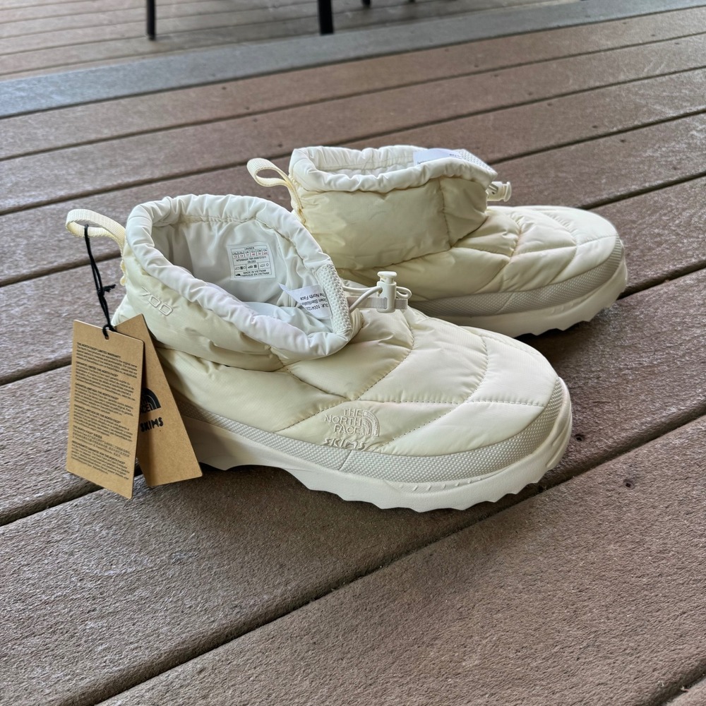 The North Face x SKIMS Nuptse Chukka Boots Bone NF0A8AAR Women 14 Men 12 NEW